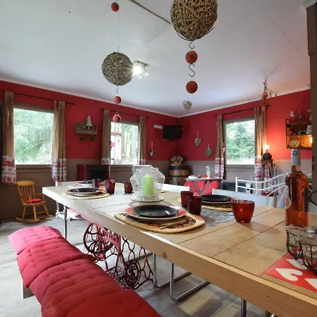 Chalet And Gypsy Caravan In A Green And Peaceful Houffalize